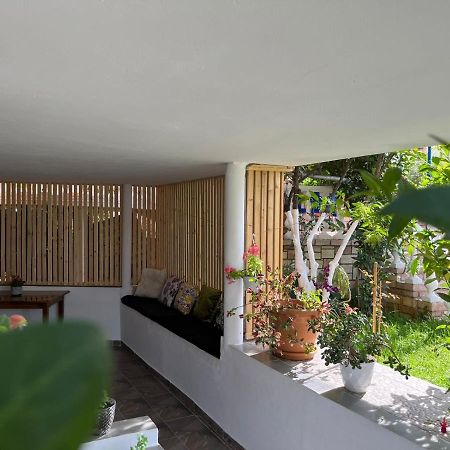 사밀 Vila Laura Pasha 빌라 외부 사진